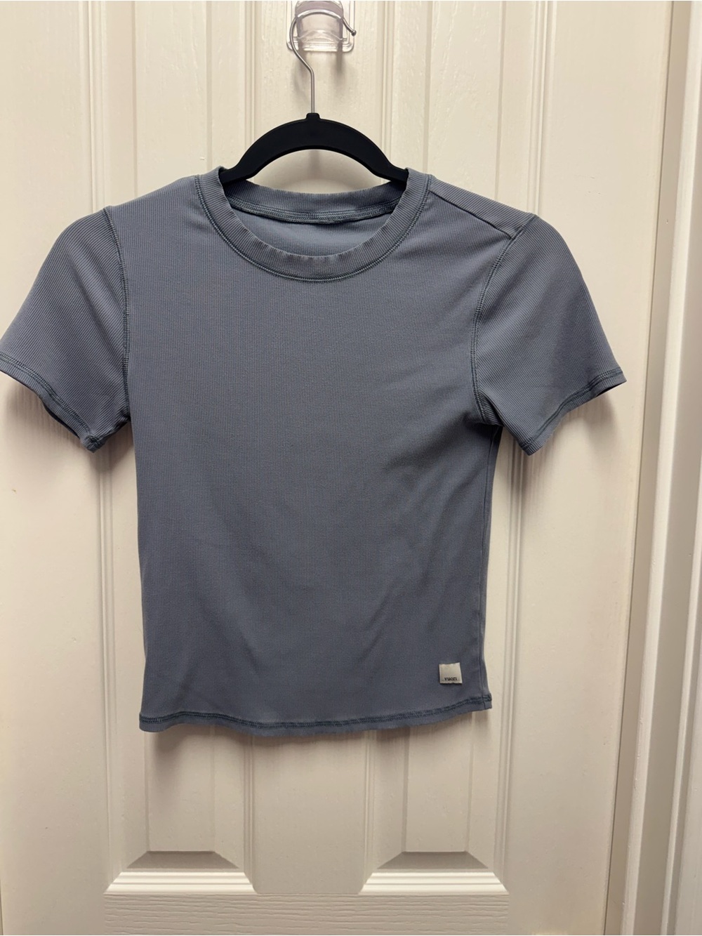 Vuori pose fitted tee, size small, dusty blue (collar slightly stretched)